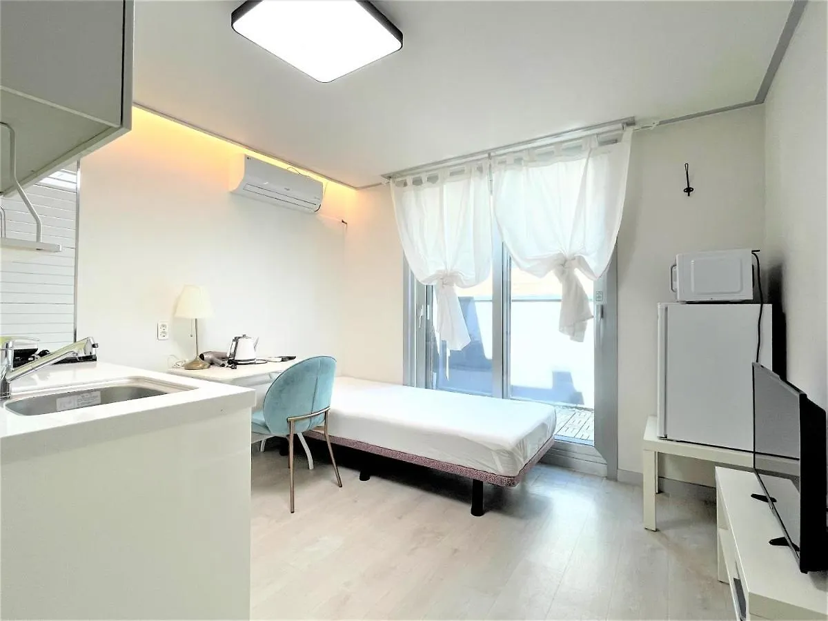 W Premium Guesthouse Incheon Airport 0*,